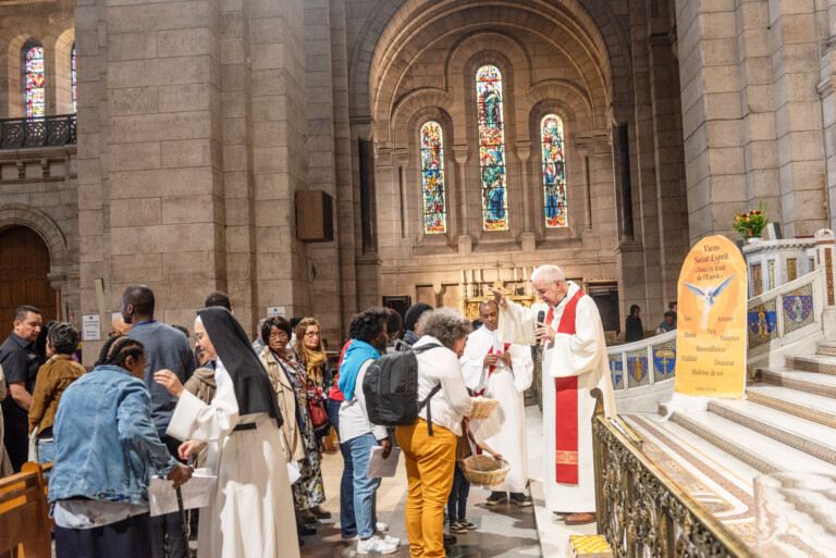 Mission évangélisation, intérieur du Sacré-Coeur