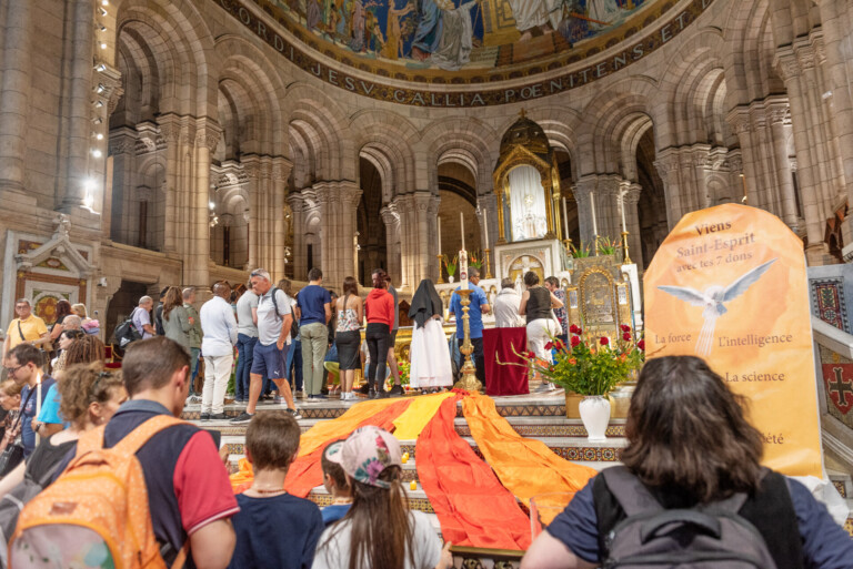 Mission évangélisation, intérieur du Sacré-Coeur