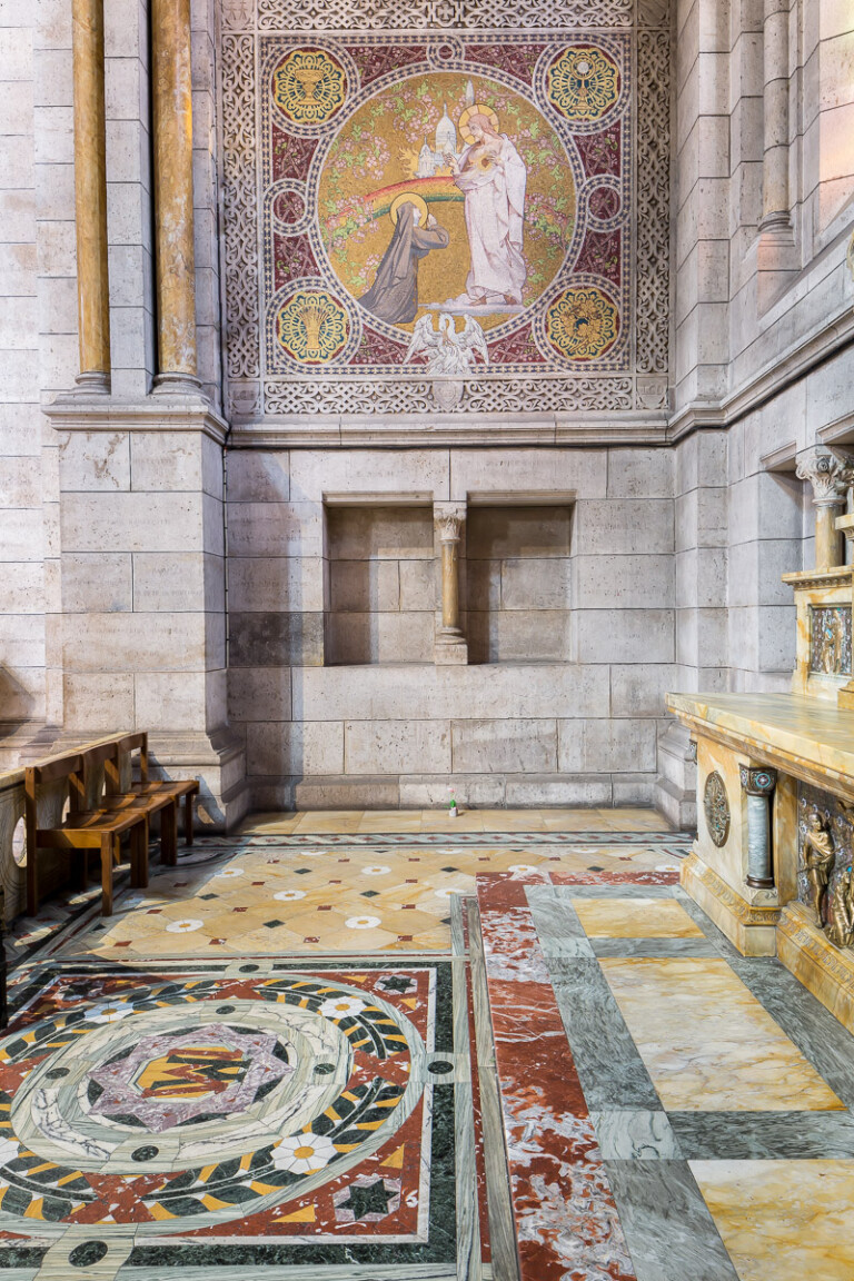 Mosaique latérale gauche de la Chapelle Sainte Marie-Marguerite